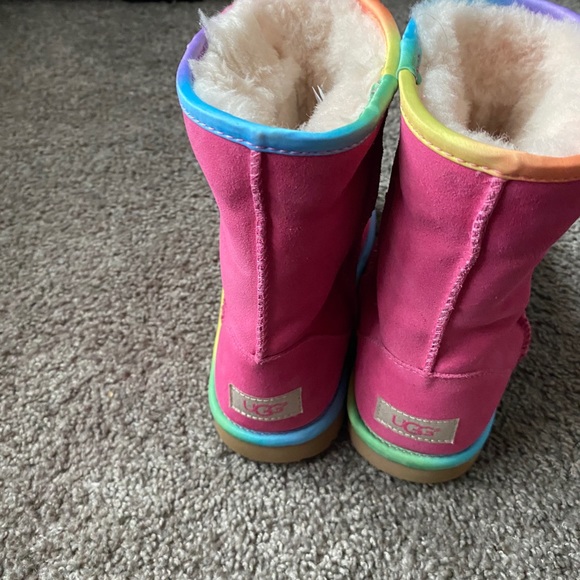 Uggs - Picture 4 of 7